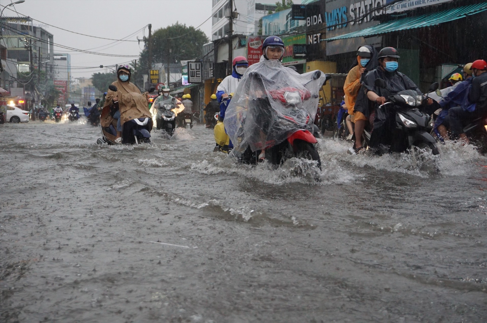 Mưa lớn thường gây ngập nhiều tuyến đường ở TP Hồ Chí Minh. Ảnh: Minh Quân