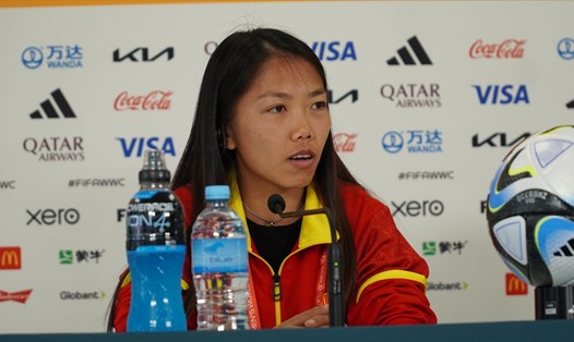 Tiền đạo Huỳnh Như tại buổi họp báo trước trận tuyển nữ Việt Nam và tuyển nữ Mỹ tại World Cup nữ 2023. Ảnh: Hoàng Công