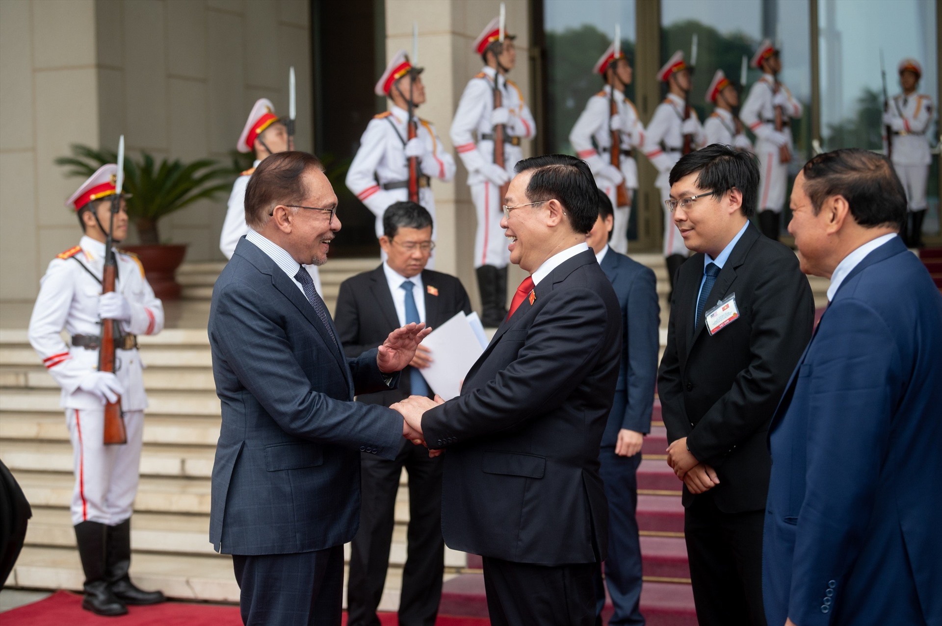 Đây là chuyến thăm đầu tiên của ngài Anwar Ibrahim đến Việt Nam trên cương vị Thủ tướng Malaysia. Ảnh: Hải Nguyễn