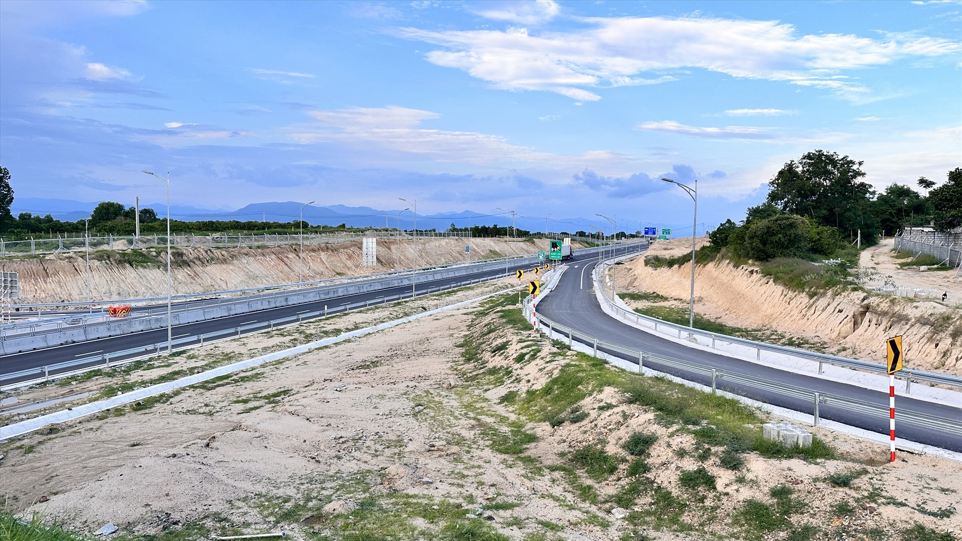 Nút giao Đại Ninh là nút giao từ cao tốc Vĩnh Hảo - Phan Thiết ra Quốc lộ 28B để đi Lâm Đồng hoặc ra QL1 huyện Bắc Bình. Ảnh: Duy Tuấn