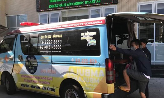 Những chuyến xe cấp cứu miễn phí tại Đà Nẵng đưa bệnh nhân đi khám bệnh. Ảnh: Bệnh viện Đà Nẵng