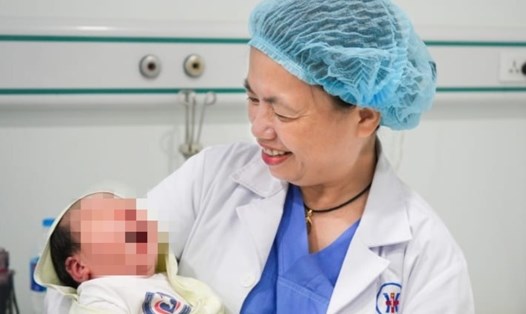 Bé trai 5,1 kg chào đời tại BV Quốc tế Sản nhi Hải Phòng. Ảnh: Bệnh viện cung cấp