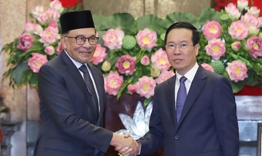 Chủ tịch nước Võ Văn Thưởng tiếp Thủ tướng Malaysia Anwar Ibrahim. Ảnh: Hải Nguyễn