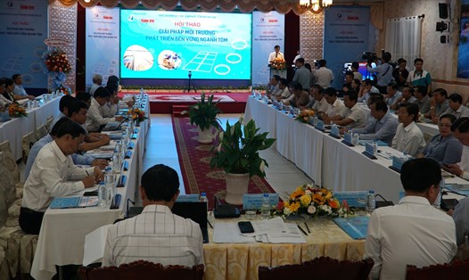 Hội thảo “Giải pháp môi trường phát triển bền vững ngành tôm”. Ảnh: Nhật Hồ