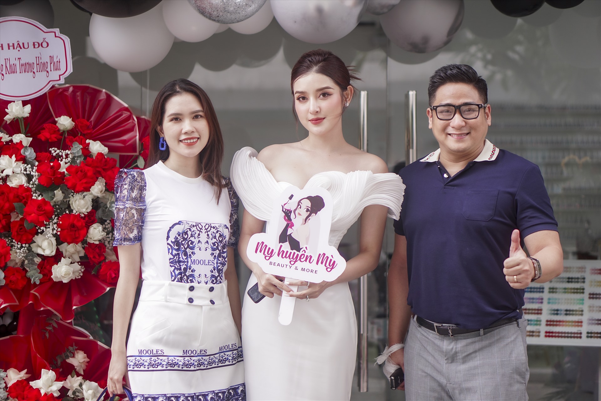 Vợ chồng diễn viên Minh Tiệp đến chúc mừng Á hậu Huyền My. Ảnh: Nhân vật cung cấp