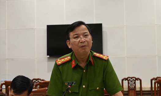 Đại tá Nguyễn Văn Lộc - Phó Giám đốc Công an tỉnh Tiền Giang - phát biểu tại buổi họp báo. Ảnh: Thành Nhân