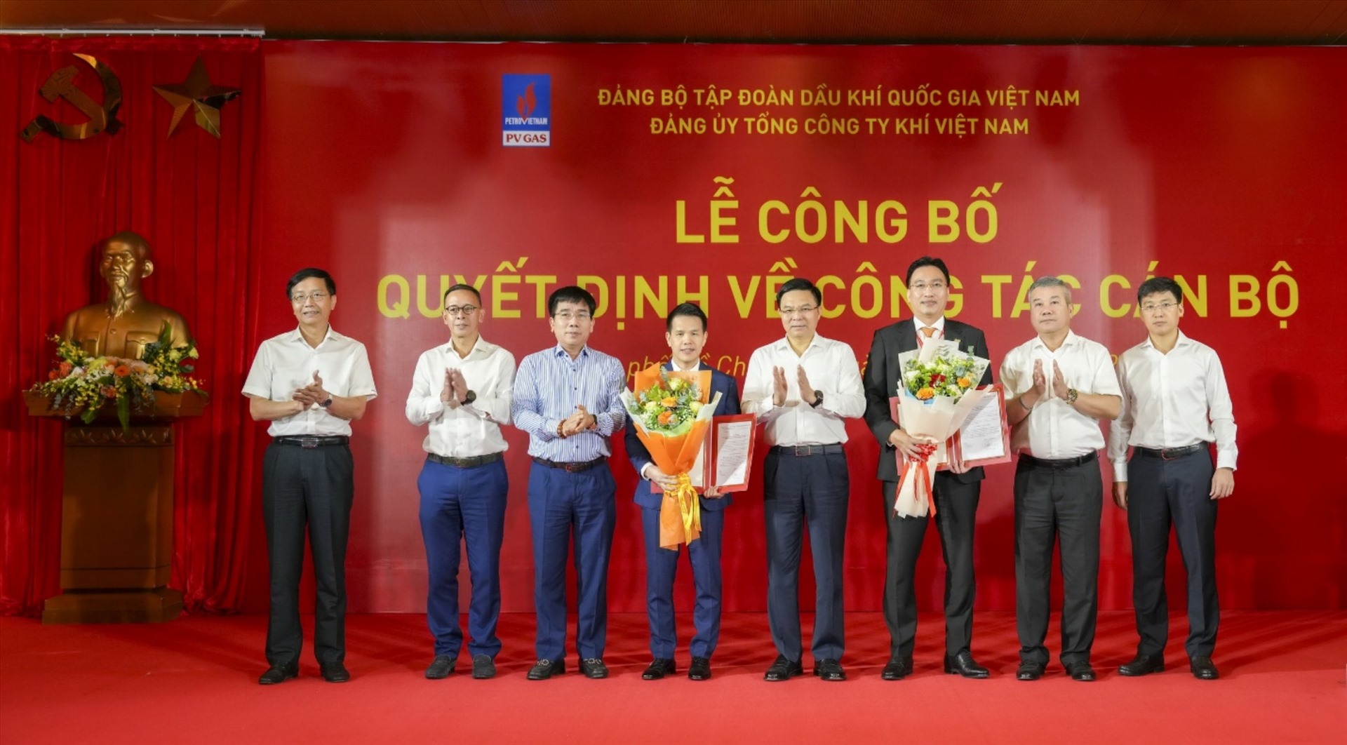 Lãnh đạo Tập đoàn trao các quyết định bổ nhiệm lãnh đạo cấp cao của PV GAS. Ảnh: PV GAS