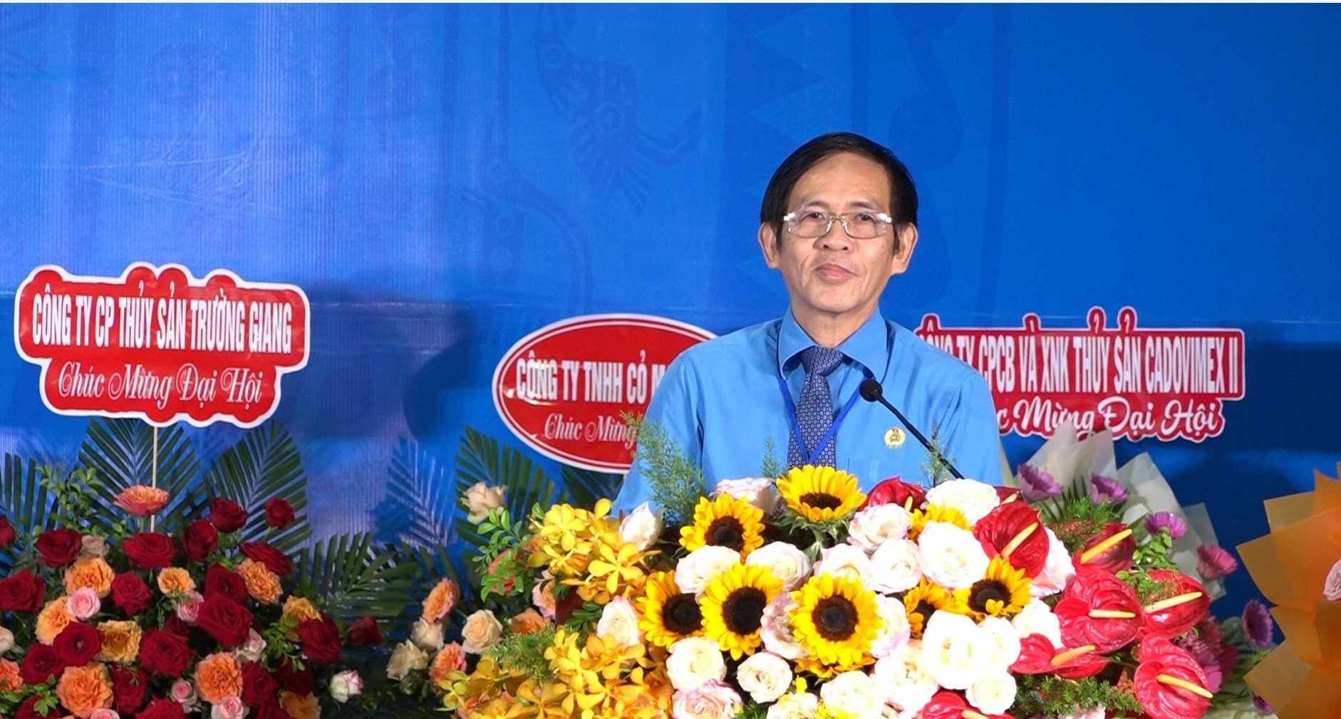 Ông Trần Hoàng Vũ - Chủ tịch Liên đoàn Lao động tỉnh Đồng Tháp phát biểu tại Đại hội. Ảnh: TTVHTT -TT TP Sa Đéc