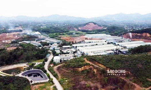 Chỉ riêng tại xóm 2, xã Minh Đức (TP. Phổ Yên, Thái Nguyên) đã có tới 2 nhà máy xử lý rác thải hoạt động khiến người dân lo ngại vê môi trường.