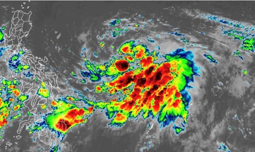 Ảnh vệ tinh áp thấp nhiệt đới Doksuri lúc 13h10 ngày 21.7.2023, giờ EDT. Ảnh: RAMMB/CIRA/CSU
