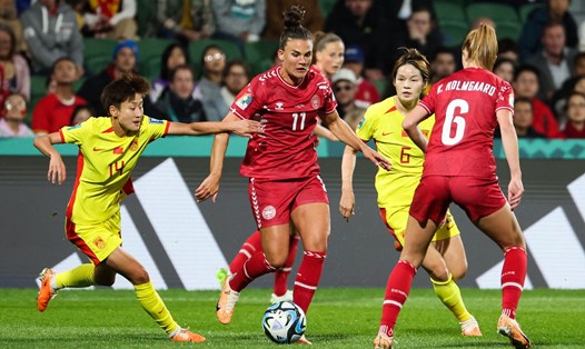 Tuyển nữ Đan Mạch thắng tuyển nữ Trung Quốc 1-0, qua đó mở toang cánh cửa để đi tiếp. Ảnh: FIFA