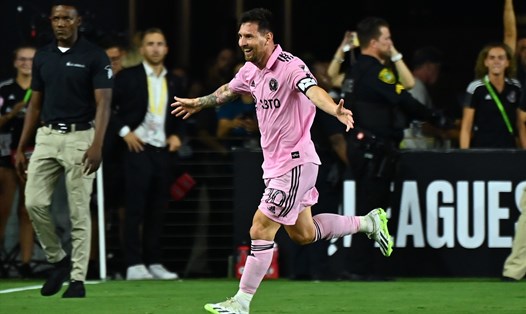Messi tỏa sáng trong trận đầu tiên trong màu áo câu lạc bộ mới. Ảnh: AFP