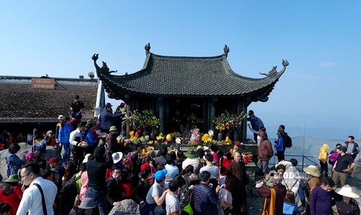 Khu di tích lịch sử và danh thắng cảnh Yên Tử mỗi năm đón trên 2 triệu lượt du khách. Ảnh: Đoàn Hưng.