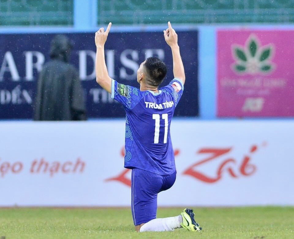 Trùm Tỉnh ghi bàn mở tỉ số cho Khánh Hoà ở phút 9. Ảnh: Khánh Hoà FC