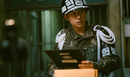 Jung Hae In được kì vọng củng cố tên tuổi với “D.P 2”. Ảnh: Netflix