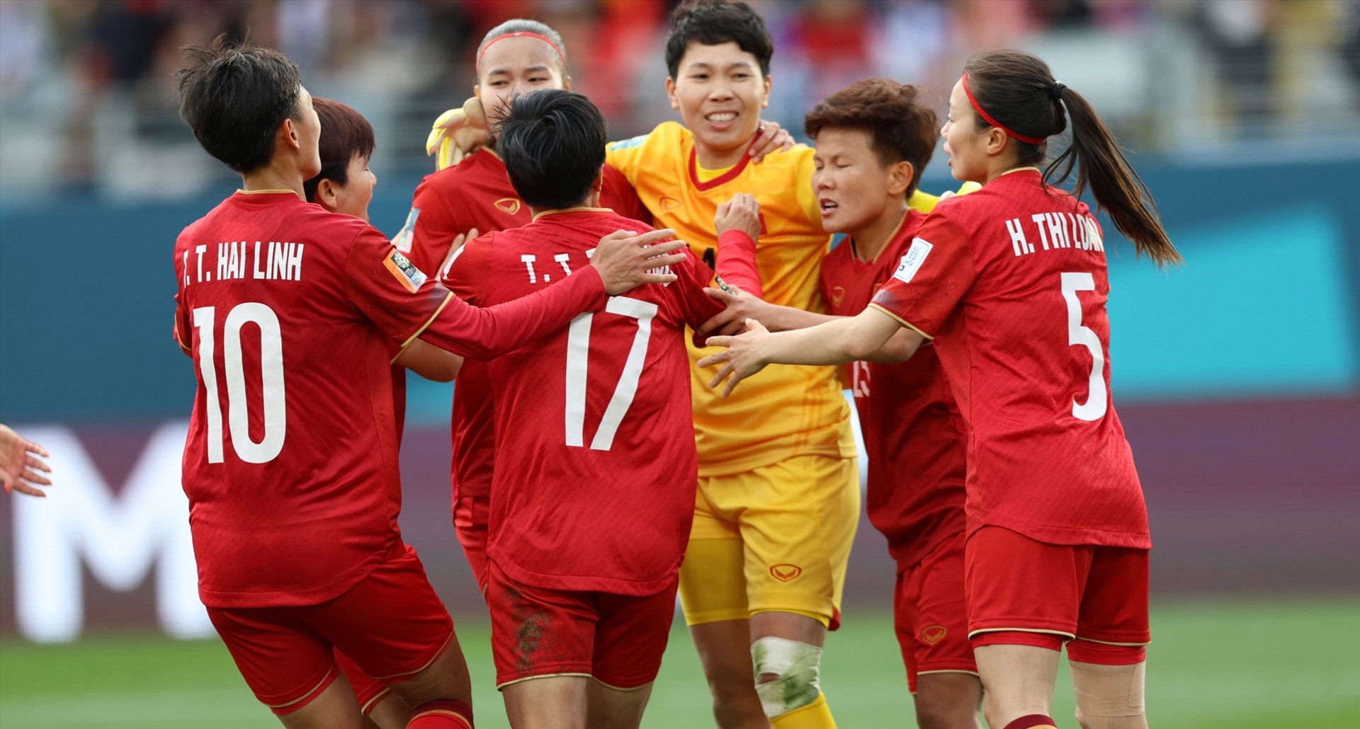 Đội tuyển nữ Việt Nam lần đầu thi đấu ở World Cup. Ảnh: VFF