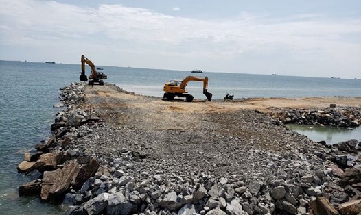 Dự án lấn biển xây thủy cung tại bờ biển TP Vũng Tàu được tiếp tục triển khai. Ảnh: Hà Anh Chiến.
