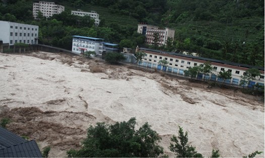 Trùng Khánh, Trung Quốc, bắt đầu ứng phó khẩn cấp, kiểm soát lũ lụt  từ 3.7.2023. Ảnh chụp màn hình