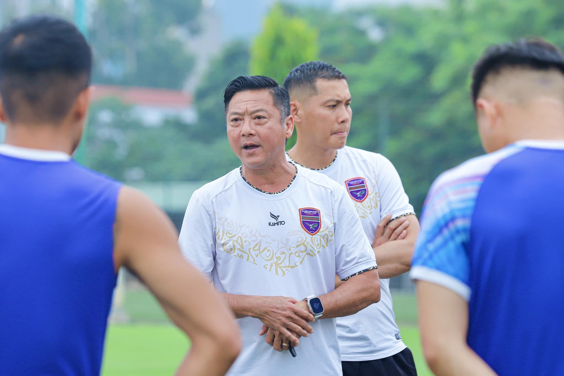 Huấn luyện viên Lê Huỳnh Đức chưa thể giúp Bình Dương tiến bộ. Ảnh: BDFC