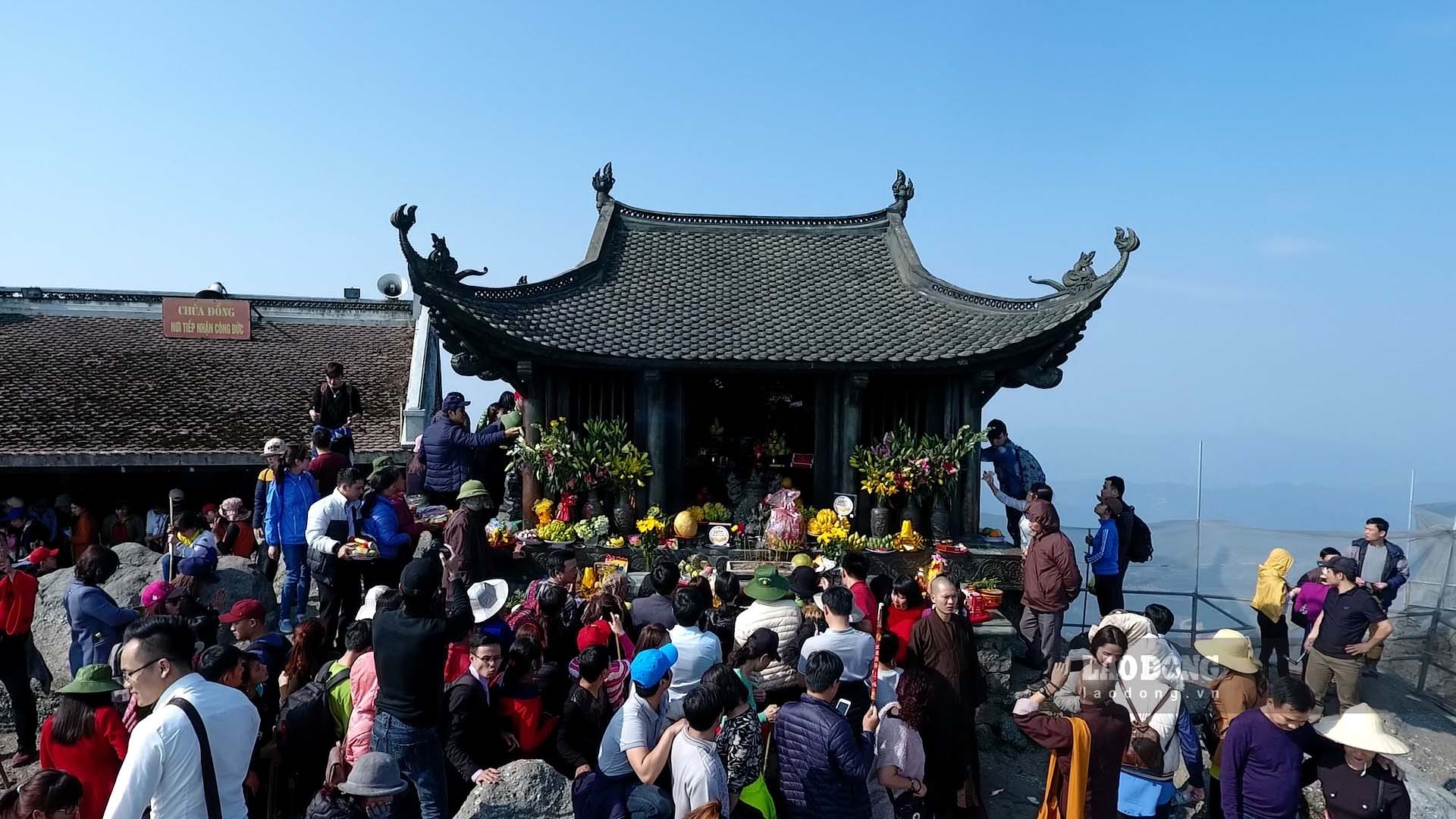 Khu di tích lịch sử và danh thắng cảnh Yên Tử mỗi năm đón trên 2 triệu lượt du khách. Ảnh: Đoàn Hưng