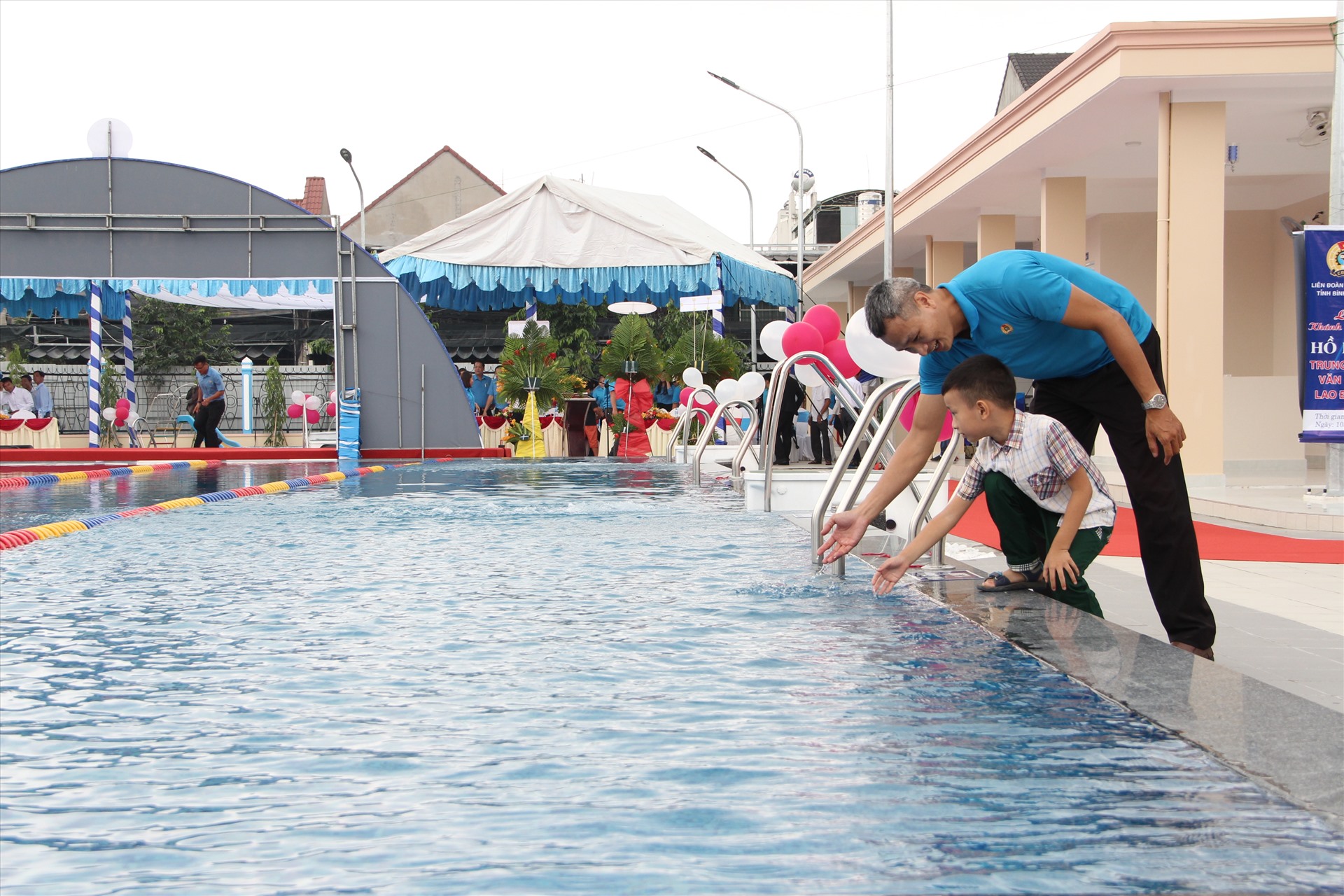 Còn đây là  hồ bơi của Trung tâm Văn hóa Loa động Bình Dương để đưa vào hoạt động phục vụ người lao động và con em tại thành phố Thuận An, Bình Dương.