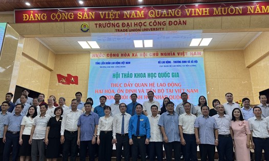 Các đại biểu tham gia Hội thảo khoa học quốc gia thúc đẩy quan hệ lao động hài hòa, ổn định và tiến bộ tại Việt Nam trong bối cảnh hội nhập quốc tế. Ảnh: Kiều Vũ