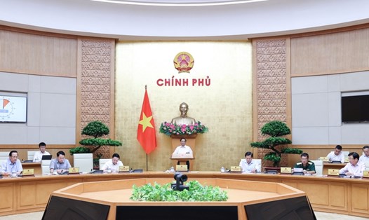 Thủ tướng Phạm Minh Chính chủ trì phiên họp Chính phủ chuyên đề pháp luật tháng 7.2023. Ảnh: VGP
