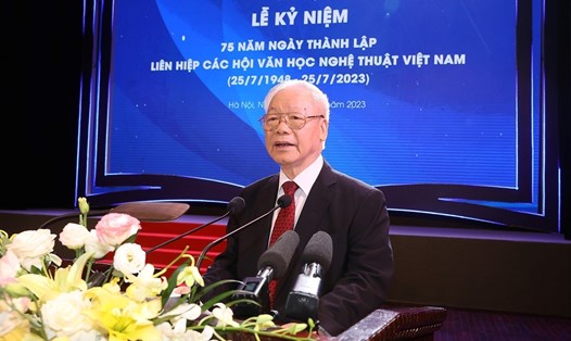 Tổng Bí thư Nguyễn Phú Trọng phát biểu tại Lễ kỷ niệm 75 năm Ngày thành lập Liên hiệp các Hội Văn học Nghệ thuật Việt Nam. Ảnh: TTXVN