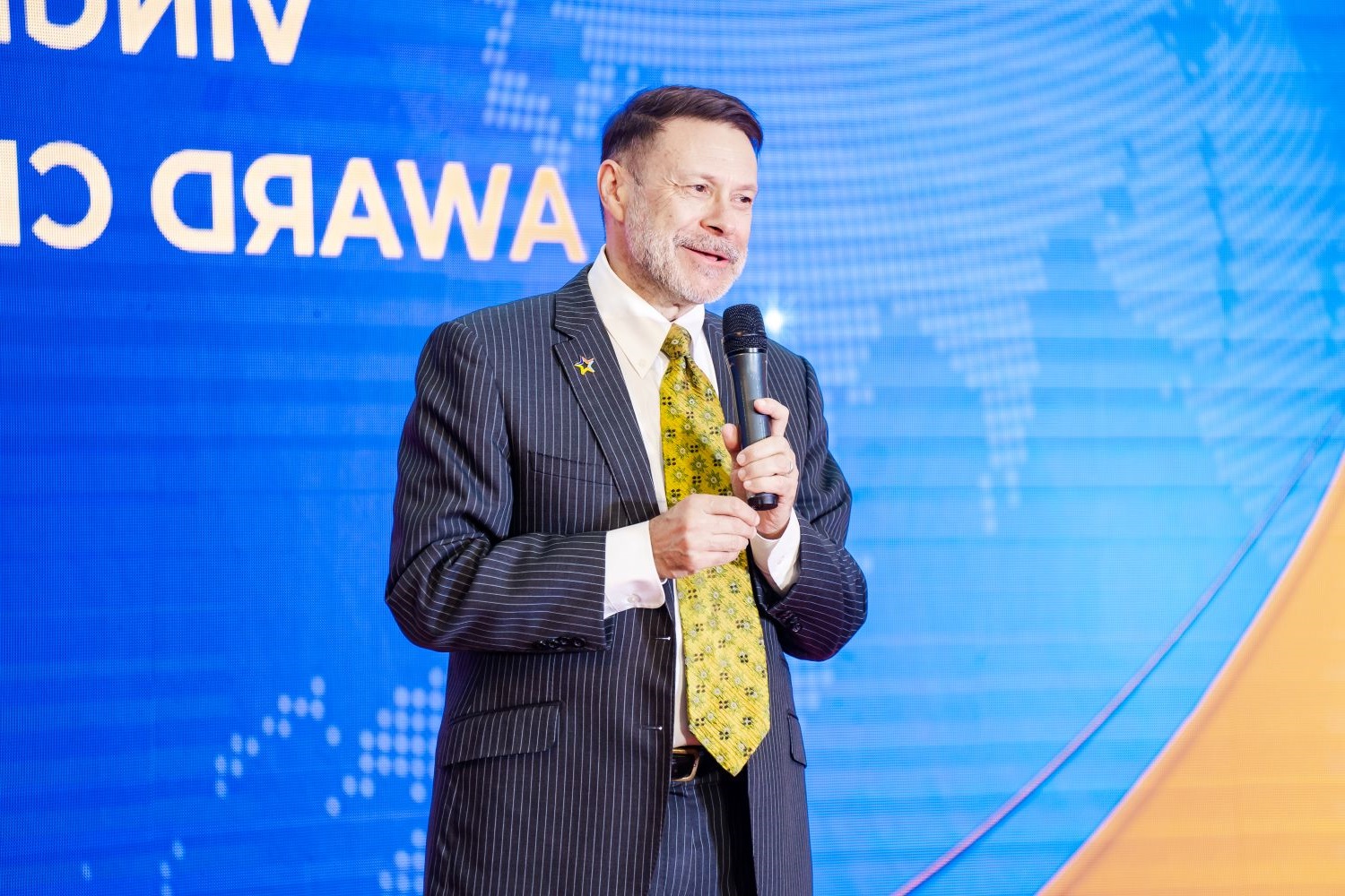 Ông Andrew Goledzinowski – Đại sứ Australia tại Việt Nam đánh giá cao chương trình Học bổng KHCN Vingroup.