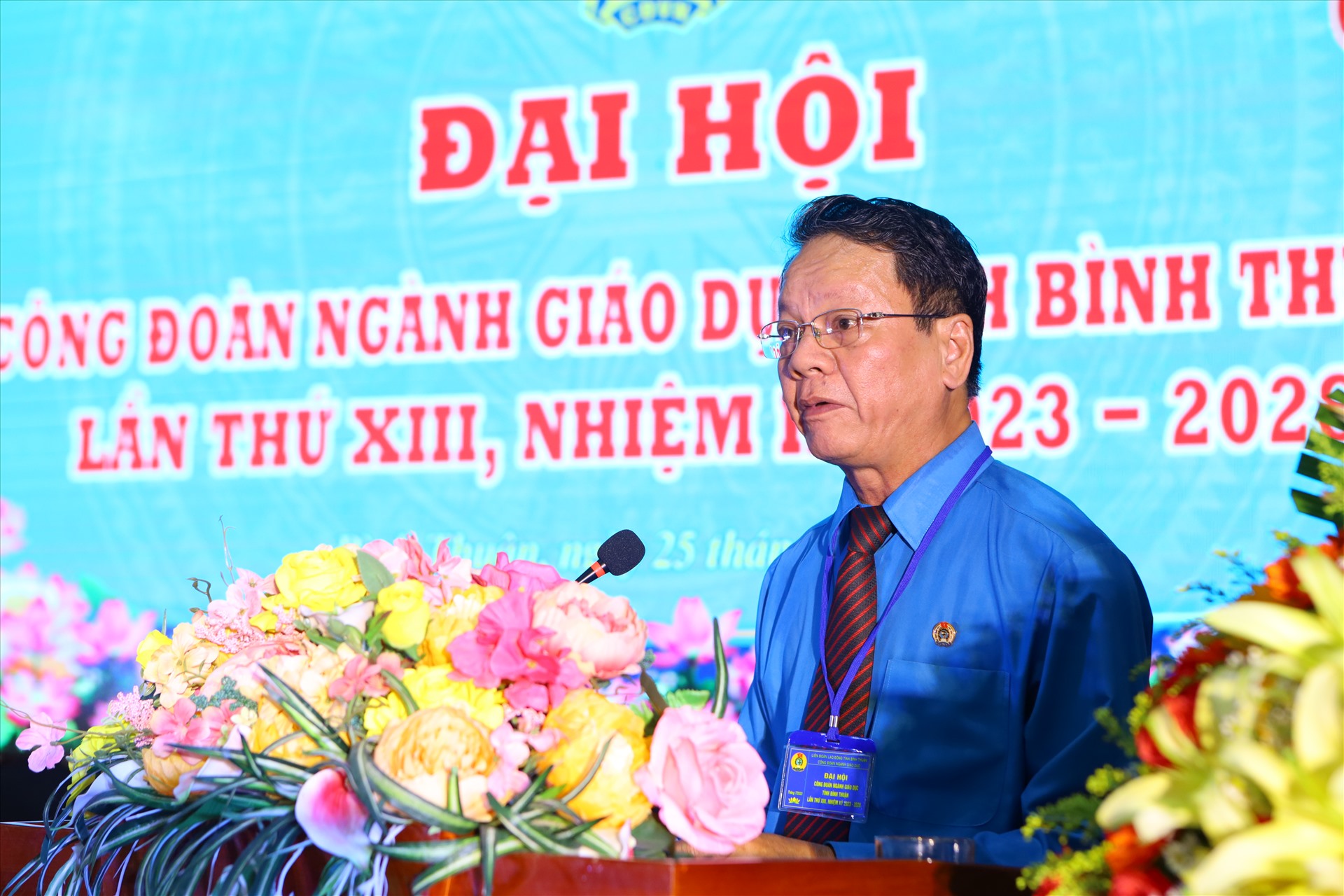 Đồng chí Nguyễn Xuân Phối, Chủ tịch LĐLĐ tỉnh Bình Thuận phát biểu chỉ đạo tại Đại hội. Ảnh: Duy Tuấn