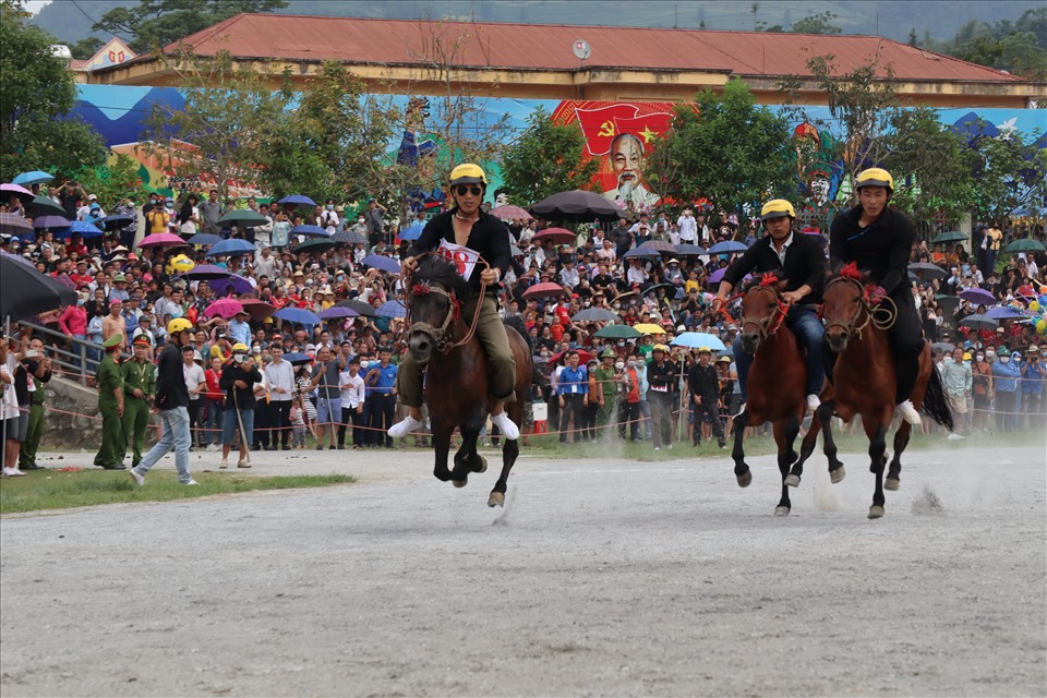 Giải đua ngựa truyền thống tổ chức tại Festival Cao nguyên trắng Bắc Hà năm 2022. Ảnh: Trần Trọng