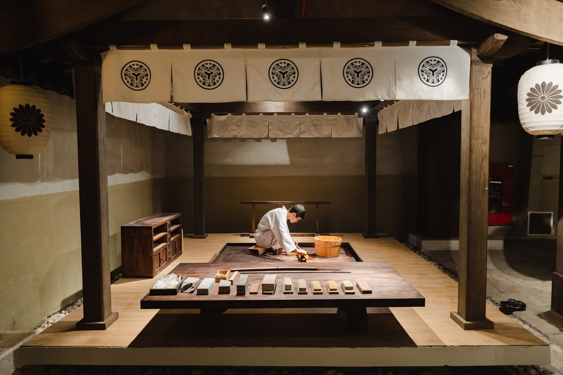 Du khách sẽ có những trải nghiệm thú vị khi đến “Làng rèn Thần kiếm” tại Sun World Ha Long. Ảnh: T. Hà