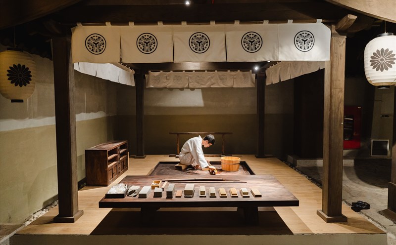 Du khách sẽ có những trải nghiệm thú vị khi đến “Làng rèn Thần kiếm” tại Sun World Ha Long. Ảnh: T. Hà