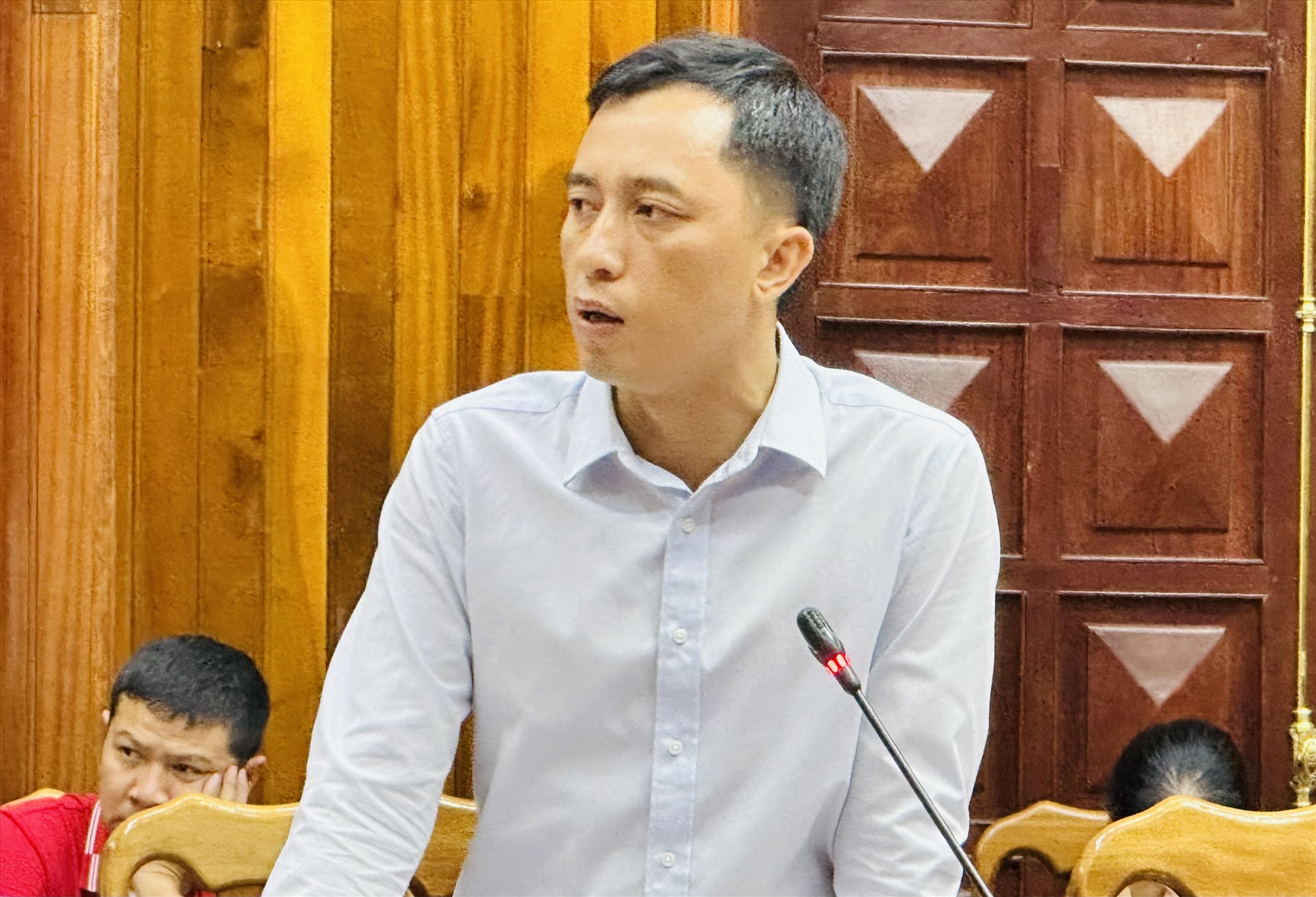 Ông Trần Hoài Nam - Phó GĐ Sở NNPTNT tỉnh Quảng Bình tại buổi họp báo. Ảnh: Lê Phi Long