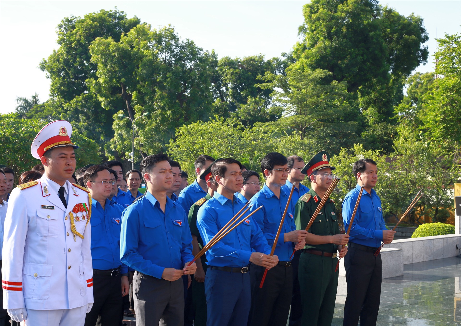 Đoàn đại biểu Trung ương Đoàn do ông Bùi Quang Huy dẫn đầu. Ảnh: Phạm Đông  