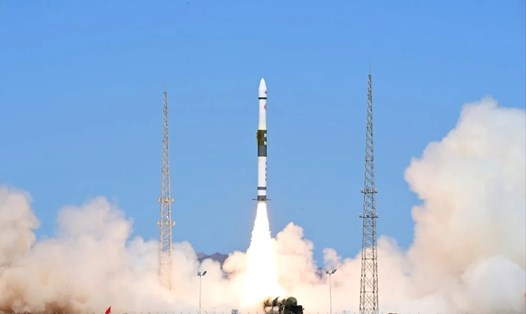 Tên lửa Trung Quốc phóng từ sa mạc Gobi. Ảnh: Xinhua