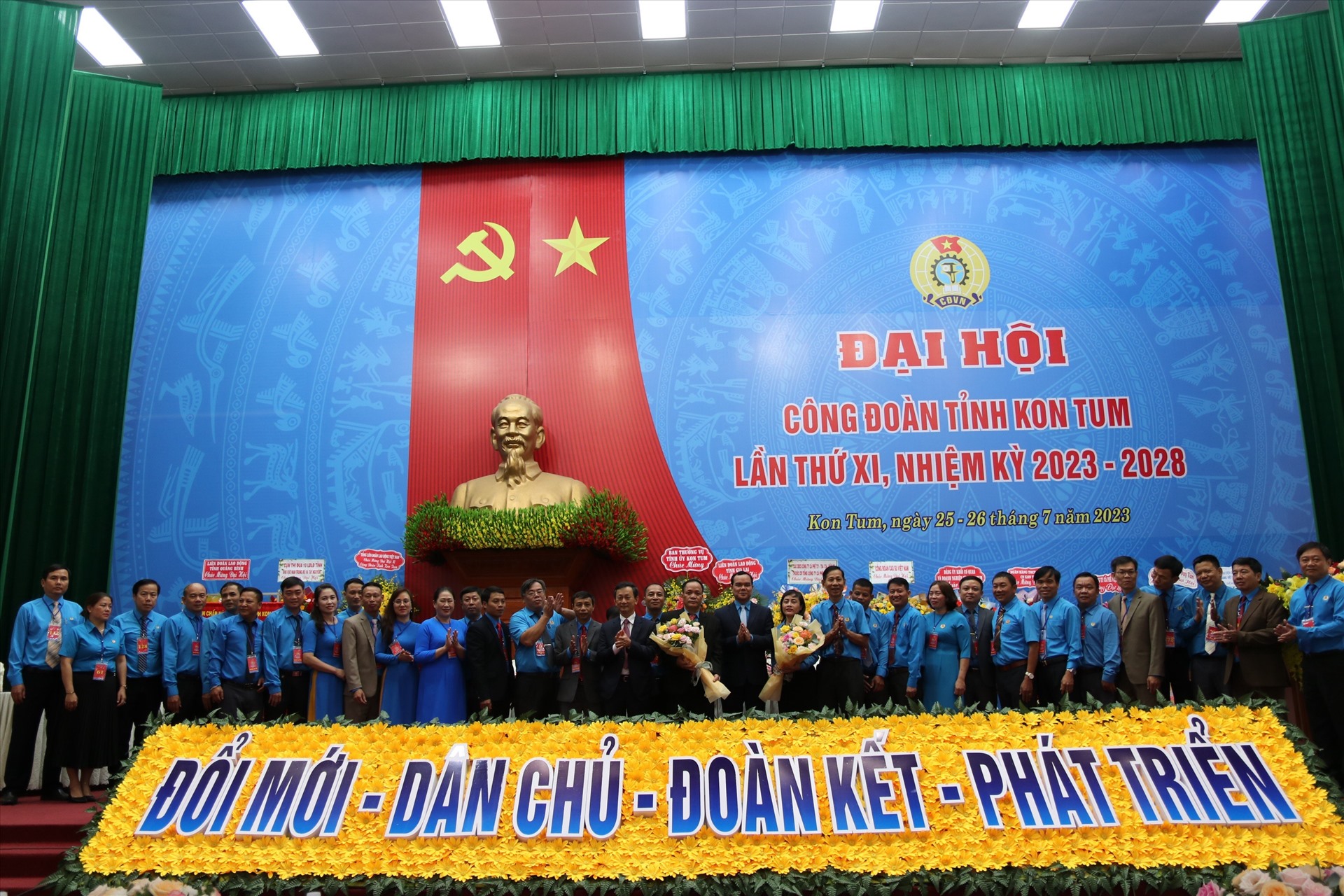 Đại hội bầu ra Ban chấp hành LĐLĐ tỉnh Kon Tum khoá XI. Ảnh: Thanh Tuấn
