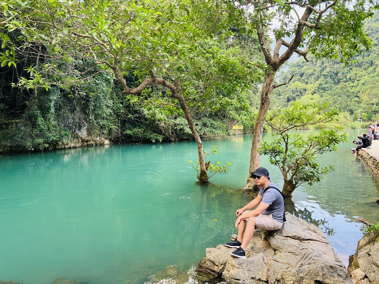 Đến khu di tích Pác Bó, du khách được tìm hiểu thêm về cuộc đời cách mạng của Bác và chiêm ngưỡng khung cảnh sơn thủy hữu tình.