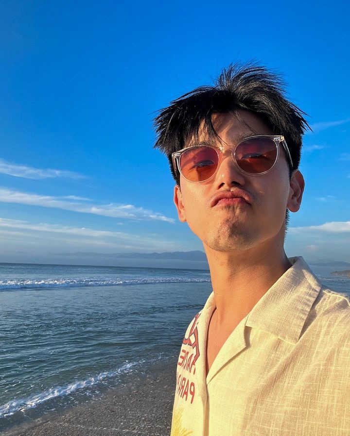 Eric Nam trong một chuyến du lịch biển gần đây. Ảnh: Instagram nhân vật