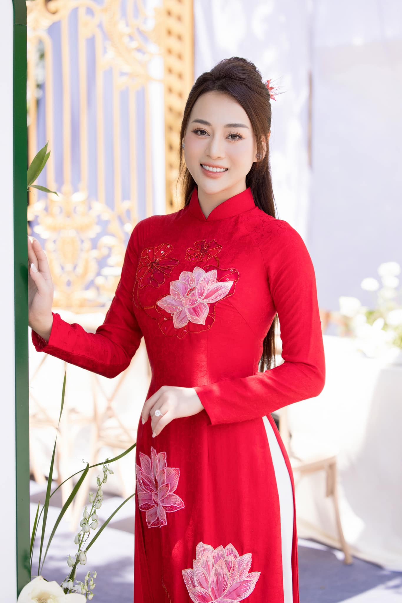 Hoa hậu Ngọc Hân khoe ảnh Phương Oanh tại lễ ăn hỏi. Ảnh: Facebook Ngọc Hân