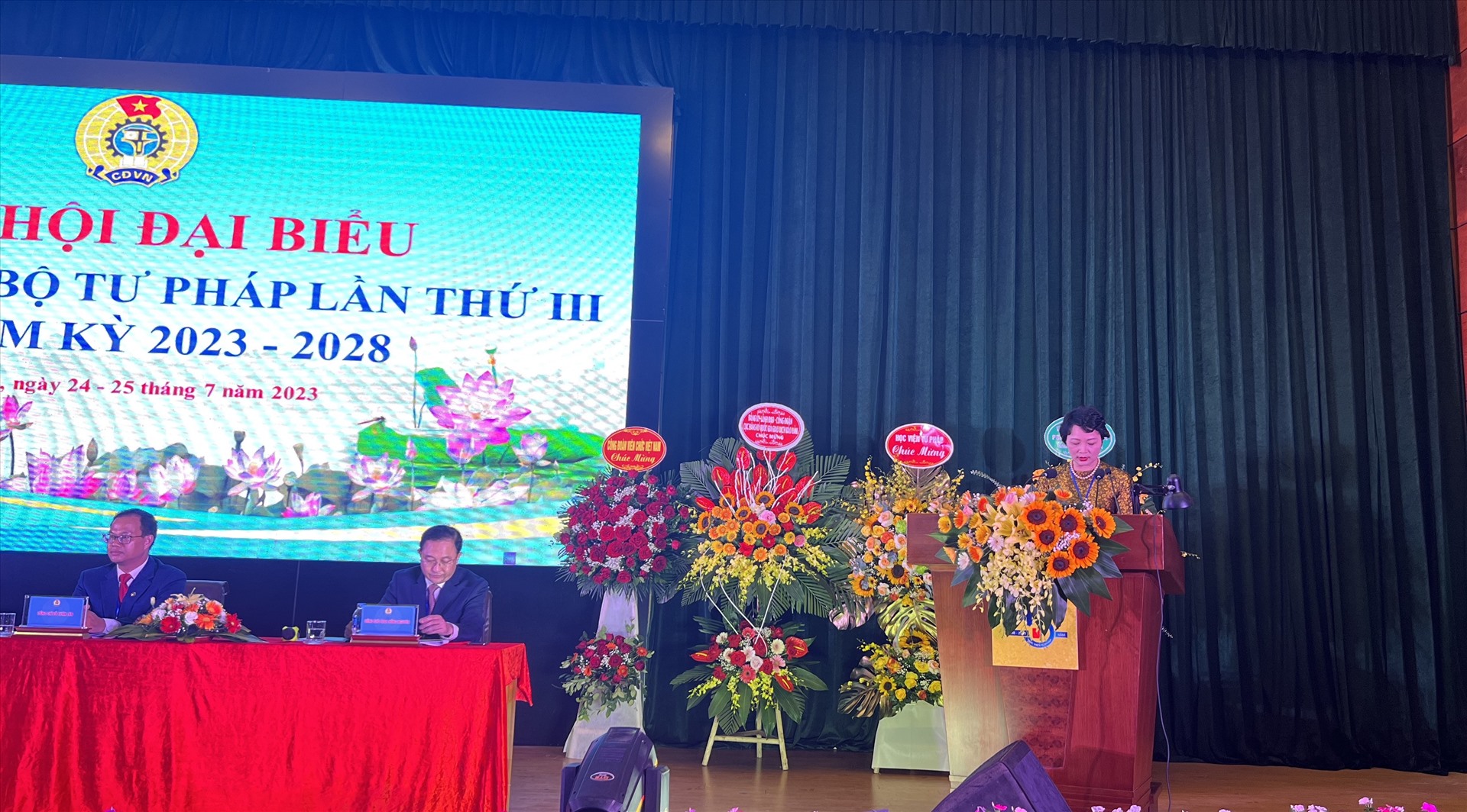 Bà Khương Thị Thanh Huyền phát biểu tại đại hội. Ảnh: Minh Hương.