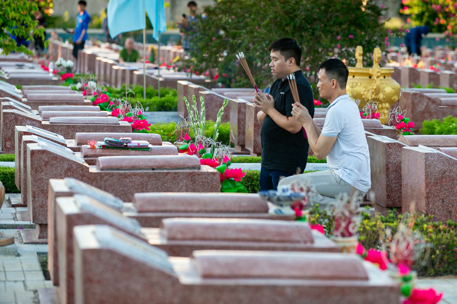 Nghĩa trang liệt sĩ thành phố Vinh là nơi yên nghỉ của hơn 1.000 anh hùng, liệt sĩ, trong đó có 781 liệt sĩ có danh tính. Ảnh: Quỳnh Trang 