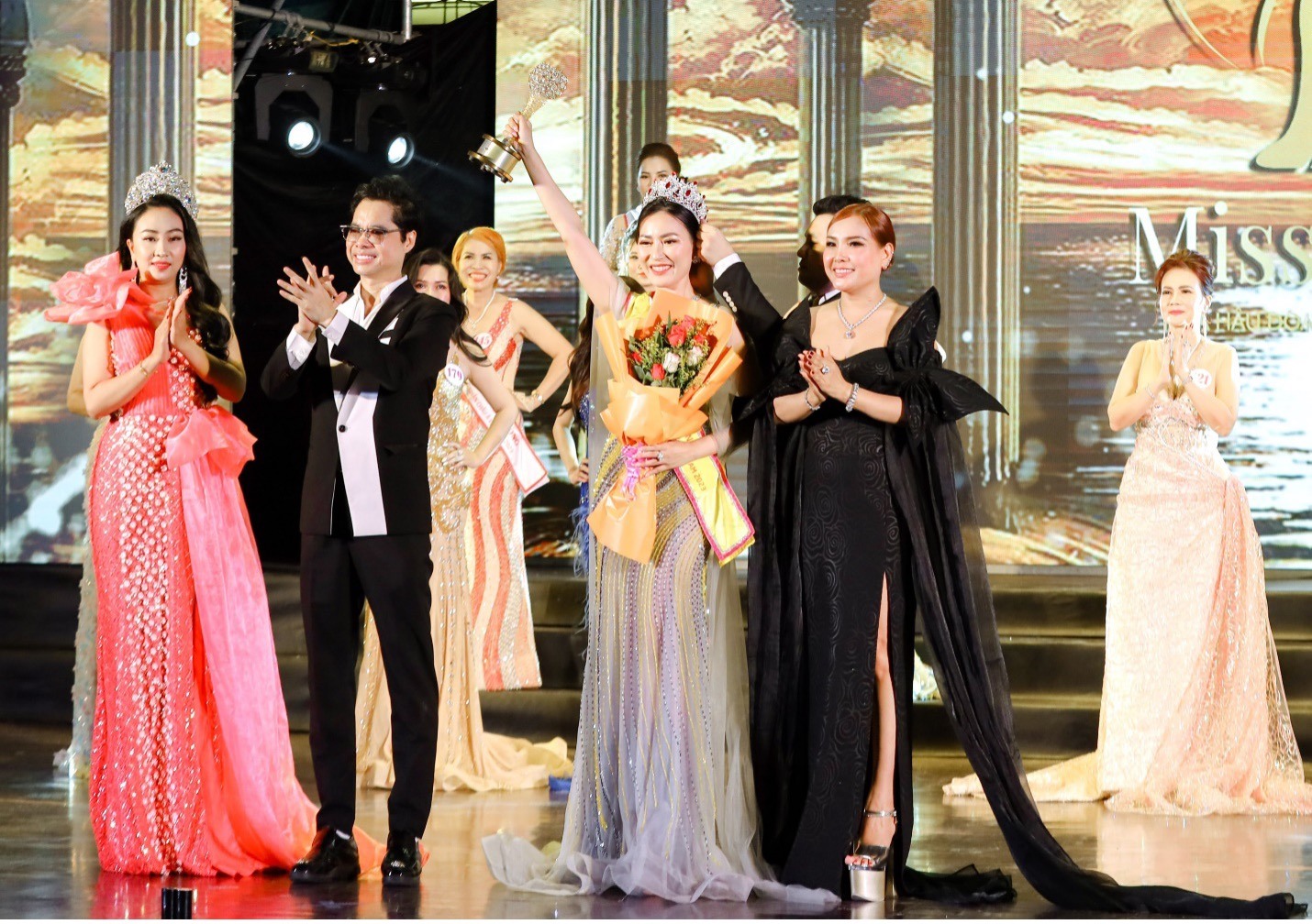 Giải "Hoa hậu nhân ái" của Hoa hậu Doanh nhân châu Á Việt Nam 2023 lộ diện