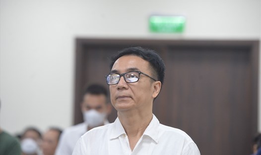 Cựu Cục Phó Trần Hùng trong khi nghe toà tuyên án. Ảnh: Quang Việt