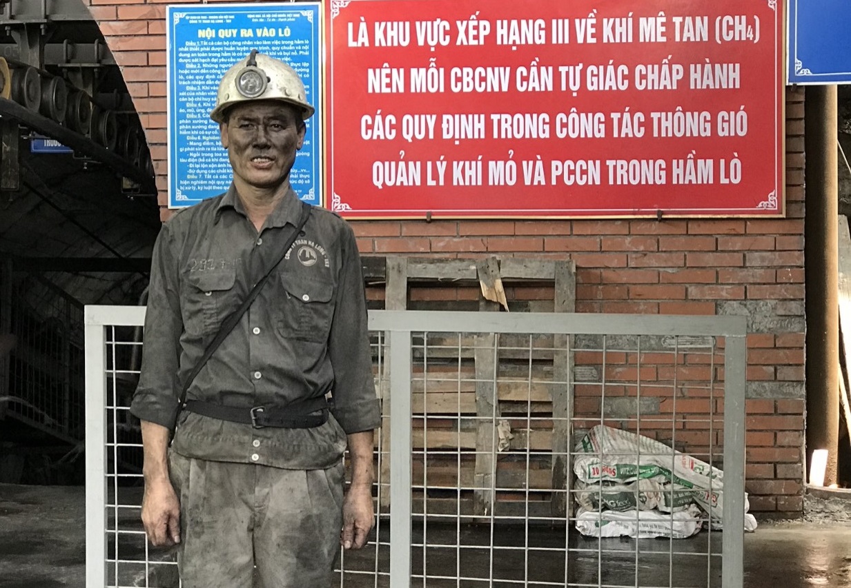 Quản đốc, cựu chiến binh Đặng Văn Tới. Ảnh: CĐ Than Hạ Long
