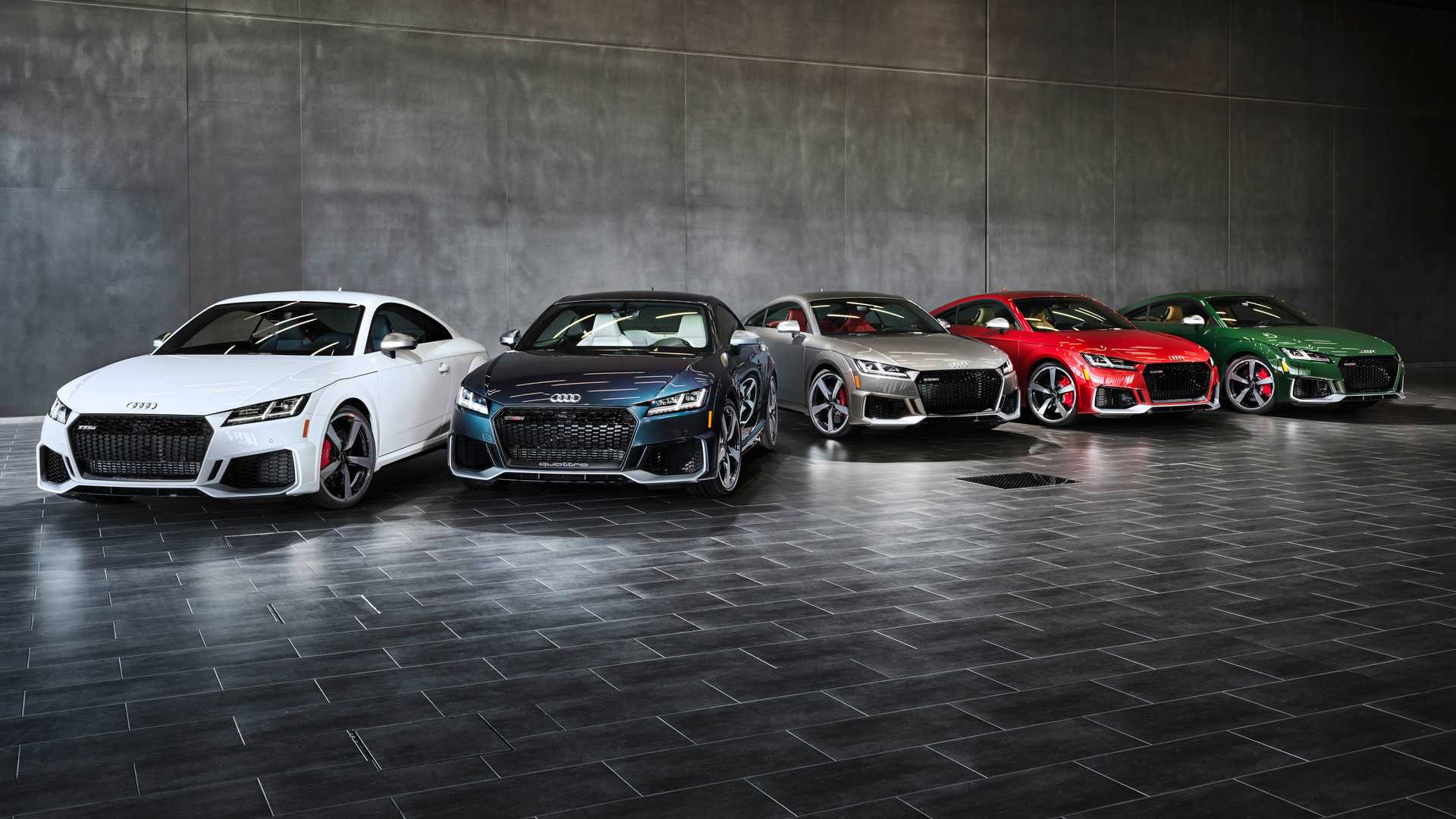 Các phiên bản màu sắc khác nhau của Audi TT RS Heritage Edition. Ảnh: Audi