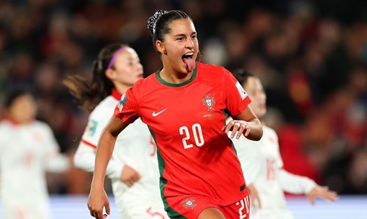 Kika Nazareth ghi bàn thứ 2 cho tuyển nữ Bồ Đào Nha ở trận thắng tuyển nữ Việt Nam 2-0. Ảnh: LĐBĐ Bồ Đào Nha
