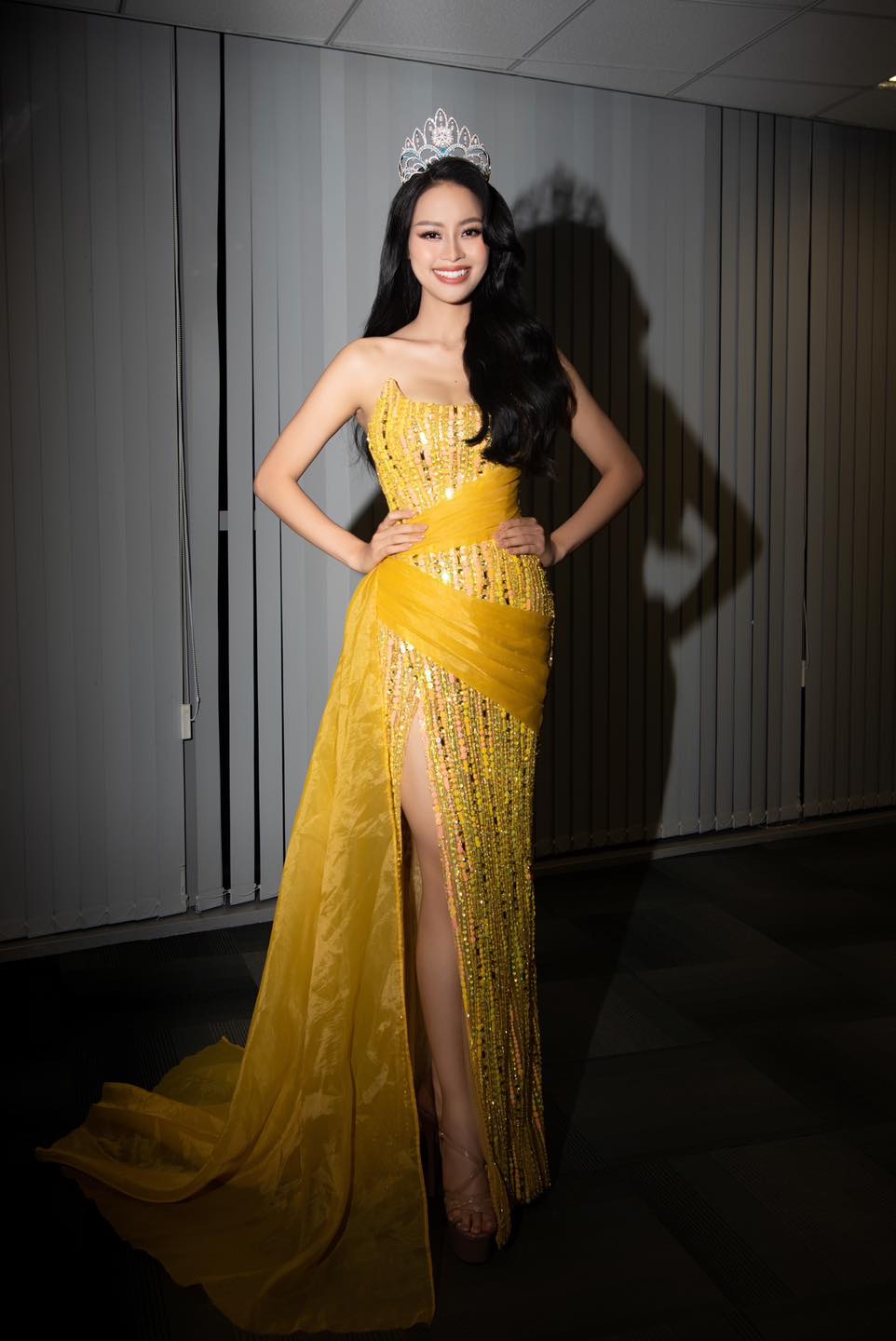 Trong top 3 Miss World Việt Nam 2023, Á hậu Đào Thị Hiền là người ít vấp phải những tranh cãi về nhan sắc nhất. Cô ghi điểm bởi nụ cười toả nắng 