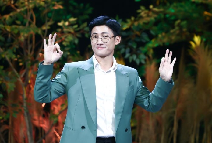 Thiên Vương từng sụt 5 kg trong 1 tuần vì chăm con mọn. Ảnh: Bee