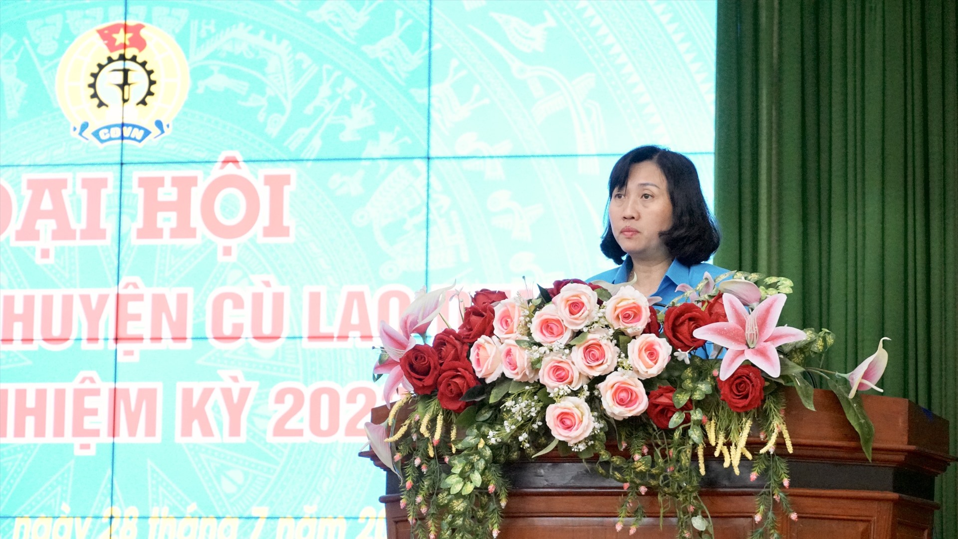 Phó Chủ tịch LĐLĐ tỉnh Sóc Trăng Trịnh Thị Bảo Khuyên phát biểu chỉ đạo Đại hội. Ảnh: Anh Khoa